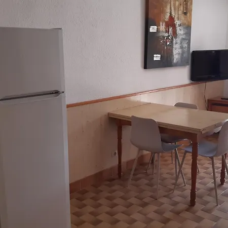 T3 37m² Plain-pied, Et Centre Proches, Parking Prive, 5/6 Pers - Fr-1-798-28