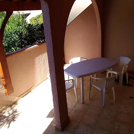 T3 37m² Plain-pied, Et Centre Proches, Parking Prive, 5/6 Pers - Fr-1-798-28