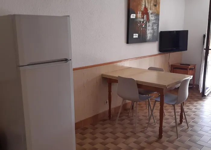T3 37m² Plain-pied, Et Centre Proches, Parking Prive, 5/6 Pers - Fr-1-798-28