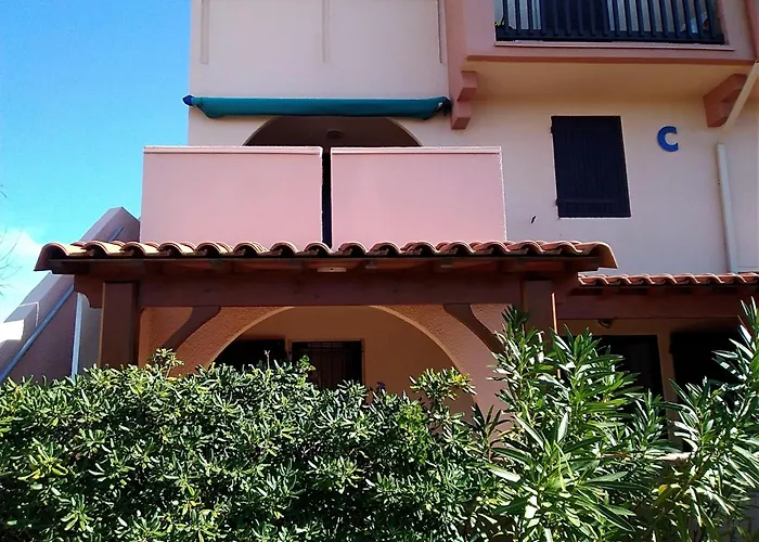 T3 37m² Plain-pied, Et Centre Proches, Parking Privé, 5/6 Pers - Fr-1-798-28